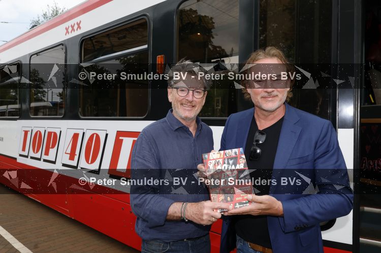 Amsterdam 27 mei 2026
3e deel van de boekenreeks 60 jaar Top 40 wordt feestelijk gelanceerd door bestickerde Top 40-tram met Erik de Zwart als trambestuurder. Natalie La Rose Erik de Zwart, Godfried Nevels en Jeroen Nieuwenhuize  zijn aanwezig 