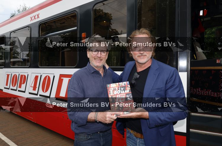 Amsterdam 27 mei 2026
3e deel van de boekenreeks 60 jaar Top 40 wordt feestelijk gelanceerd door bestickerde Top 40-tram met Erik de Zwart als trambestuurder. Natalie La Rose Erik de Zwart, Godfried Nevels en Jeroen Nieuwenhuize  zijn aanwezig 