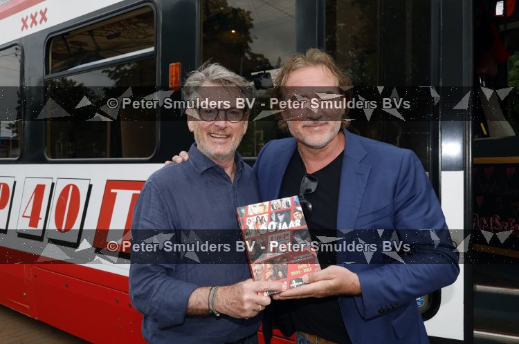 Amsterdam 27 mei 2026
3e deel van de boekenreeks 60 jaar Top 40 wordt feestelijk gelanceerd door bestickerde Top 40-tram met Erik de Zwart als trambestuurder. Natalie La Rose Erik de Zwart, Godfried Nevels en Jeroen Nieuwenhuize  zijn aanwezig 