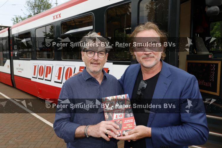Amsterdam 27 mei 2026
3e deel van de boekenreeks 60 jaar Top 40 wordt feestelijk gelanceerd door bestickerde Top 40-tram met Erik de Zwart als trambestuurder. Natalie La Rose Erik de Zwart, Godfried Nevels en Jeroen Nieuwenhuize  zijn aanwezig 
