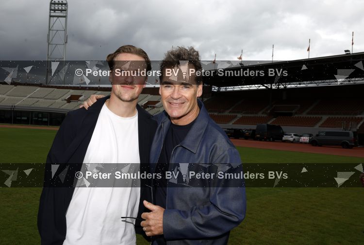Amsterdam 4 juni 2026
Lunch met artiesten en influencers van de Amsterdamse zomer in het Olympisch stadion. Jeroen v d Boom en zijn zoon Daan 