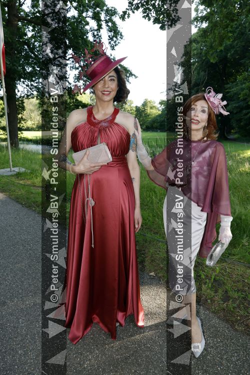 Breukelen 22 juni 2026
Nationale haringparty op Neyenrode . Jessica Chang Sing Pang kwam met Marijke Helwegen 