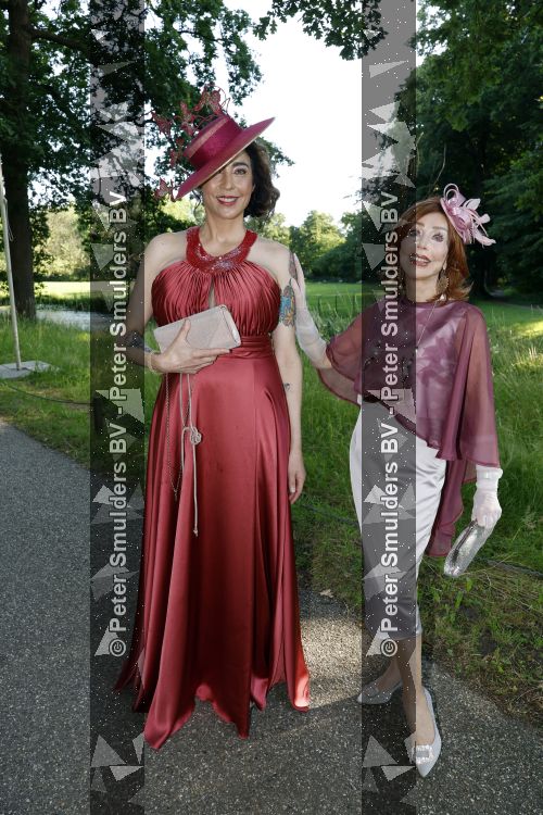 Breukelen 22 juni 2026
Nationale haringparty op Neyenrode . Jessica Chang Sing Pang kwam met Marijke Helwegen 