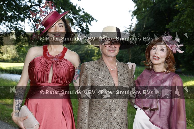 Breukelen 22 juni 2026
Nationale haringparty op Neyenrode . Jessica Chang Sing Pang kwam met Marijke Helwegen 