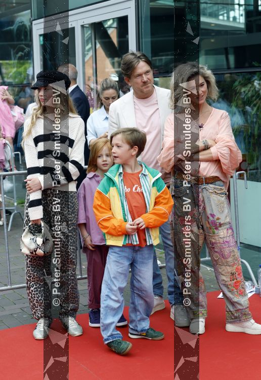 Amsterdam 31 mei 2026
Premiere Rutger Thomas en Paco 2 in Pathe Arena . Johnny de Mol kwam met zijn vrouw Anouk de Mol en hun kinderen Johnny jr Fender en Kiki 