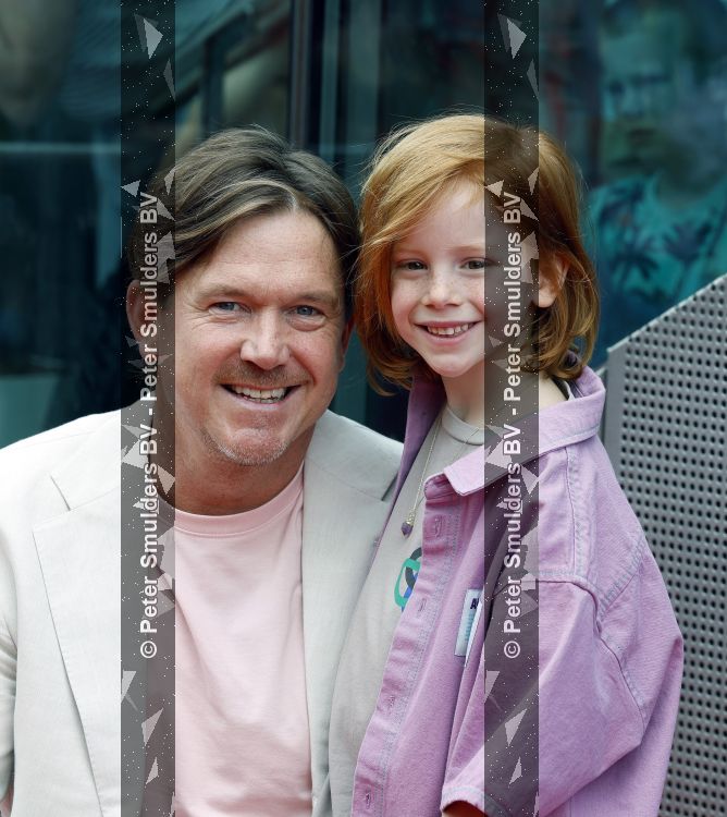 Amsterdam 31 mei 2026
Premiere Rutger Thomas en Paco 2 in Pathe Arena . Johnny de Mol kwam met zijn vrouw Anouk de Mol en hun kinderen Johnny jr Fender en Kiki 