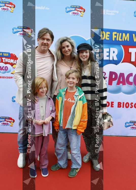Amsterdam 31 mei 2026
Premiere Rutger Thomas en Paco 2 in Pathe Arena . Johnny de Mol kwam met zijn vrouw Anouk de Mol en hun kinderen Johnny jr Fender en Kiki 