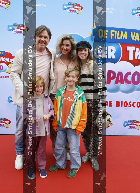 Amsterdam 31 mei 2026
Premiere Rutger Thomas en Paco 2 in Pathe Arena . Johnny de Mol kwam met zijn vrouw Anouk de Mol en hun kinderen Johnny jr Fender en Kiki 