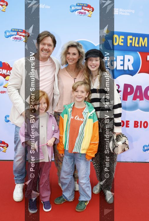 Amsterdam 31 mei 2026
Premiere Rutger Thomas en Paco 2 in Pathe Arena . Johnny de Mol kwam met zijn vrouw Anouk de Mol en hun kinderen Johnny jr Fender en Kiki 
