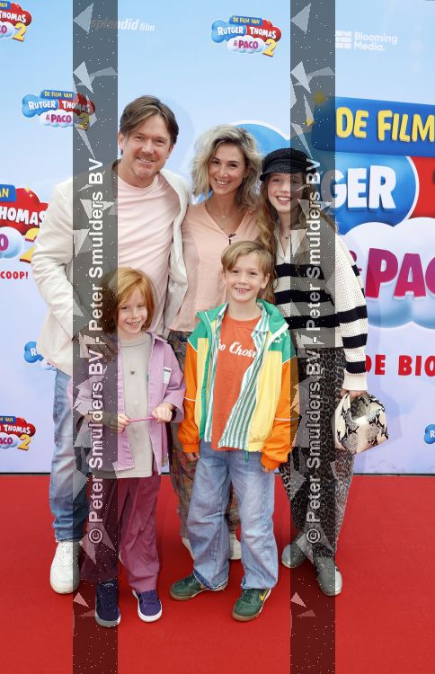 Amsterdam 31 mei 2026
Premiere Rutger Thomas en Paco 2 in Pathe Arena . Johnny de Mol kwam met zijn vrouw Anouk de Mol en hun kinderen Johnny jr Fender en Kiki 