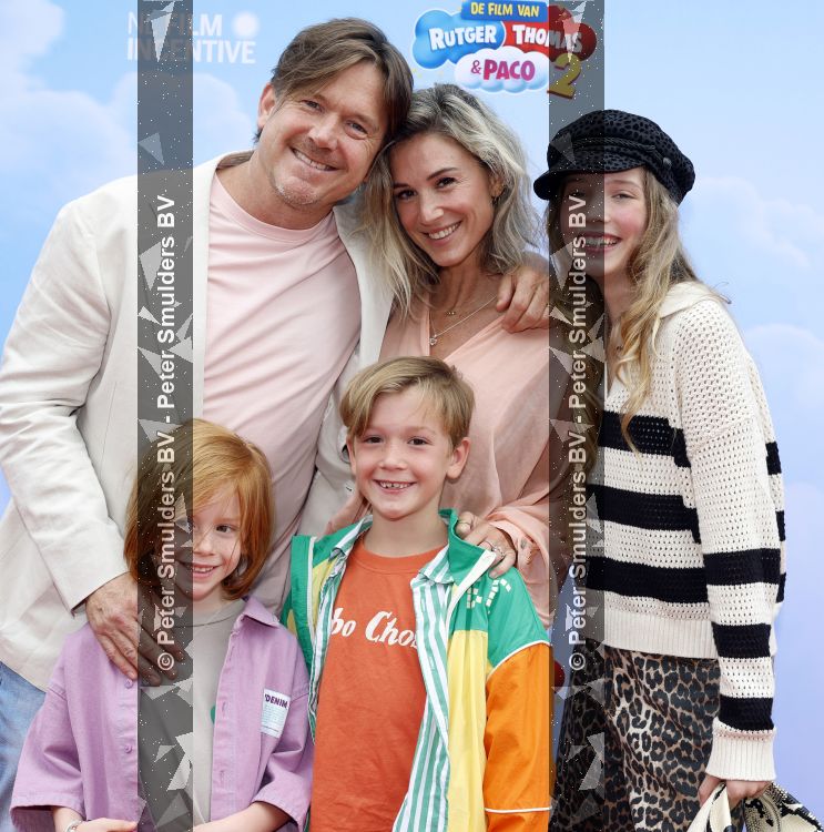 Amsterdam 31 mei 2026
Premiere Rutger Thomas en Paco 2 in Pathe Arena . Johnny de Mol kwam met zijn vrouw Anouk de Mol en hun kinderen Johnny jr Fender en Kiki 