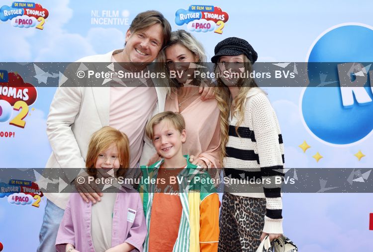 Amsterdam 31 mei 2026
Premiere Rutger Thomas en Paco 2 in Pathe Arena . Johnny de Mol kwam met zijn vrouw Anouk de Mol en hun kinderen Johnny jr Fender en Kiki 