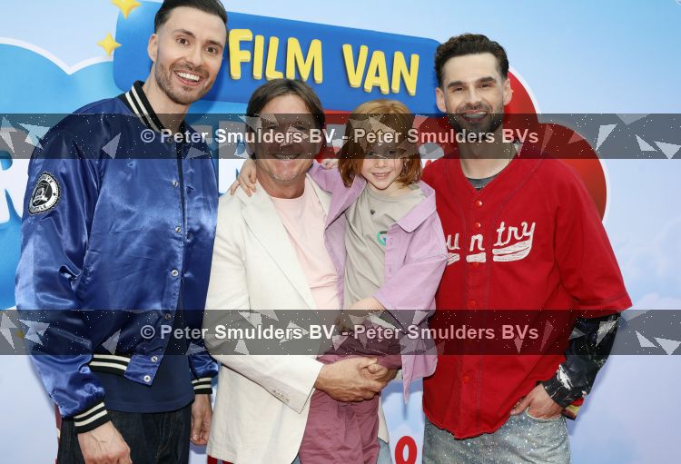 Amsterdam 31 mei 2026
Premiere Rutger Thomas en Paco 2 in Pathe Arena . Johnny de Mol kwam met zijn vrouw Anouk de Mol en hun kinderen Johnny jr Fender en Kiki 