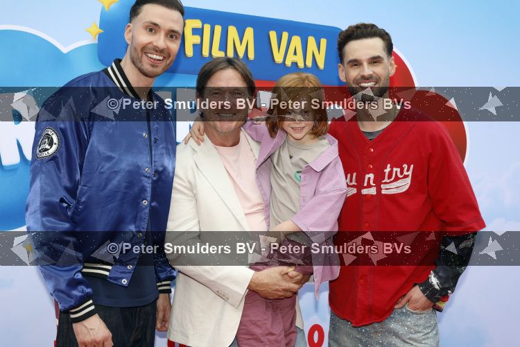 Amsterdam 31 mei 2026
Premiere Rutger Thomas en Paco 2 in Pathe Arena . Johnny de Mol kwam met zijn vrouw Anouk de Mol en hun kinderen Johnny jr Fender en Kiki 