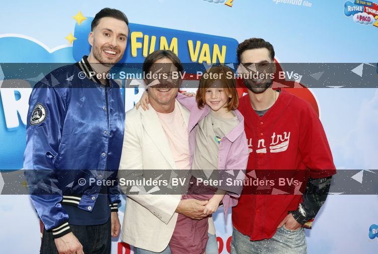 Amsterdam 31 mei 2026
Premiere Rutger Thomas en Paco 2 in Pathe Arena . Johnny de Mol kwam met zijn vrouw Anouk de Mol en hun kinderen Johnny jr Fender en Kiki 