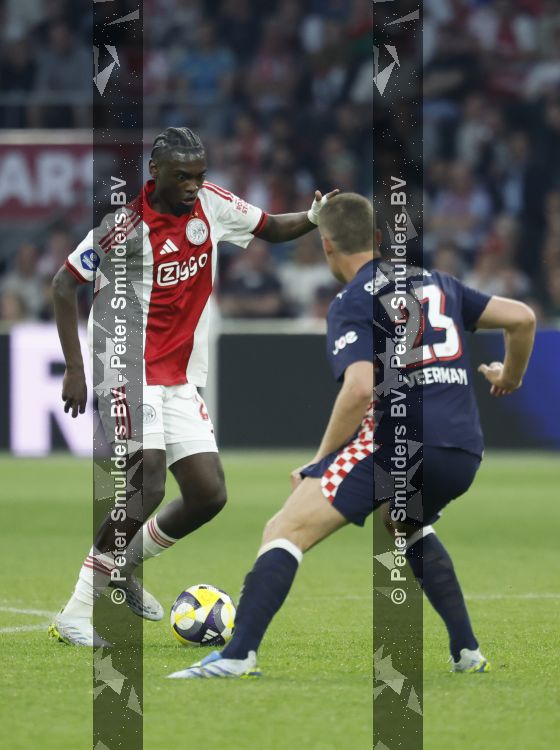 Amsterdam, 2 Mei 2026
Kompetitiewedstrijd AJAX-PSV, eindstand 2-2
Jorthy Mokio