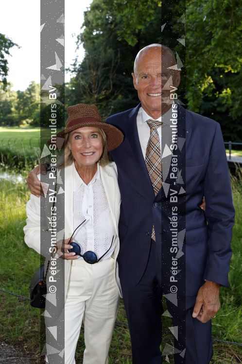 Breukelen 22 juni 2026
Nationale haringparty op Neyenrode . Jur Raatjes met partner