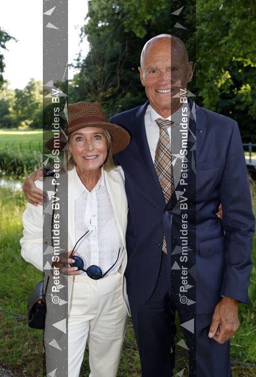 Breukelen 22 juni 2026
Nationale haringparty op Neyenrode . Jur Raatjes met partner
