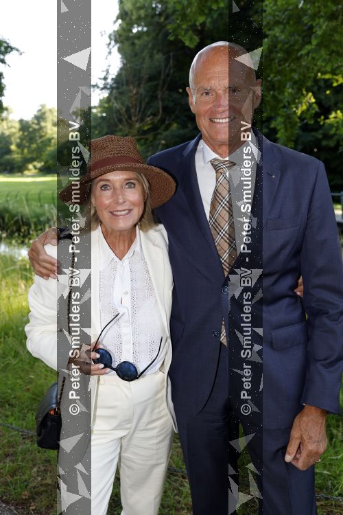 Breukelen 22 juni 2026
Nationale haringparty op Neyenrode . Jur Raatjes met partner