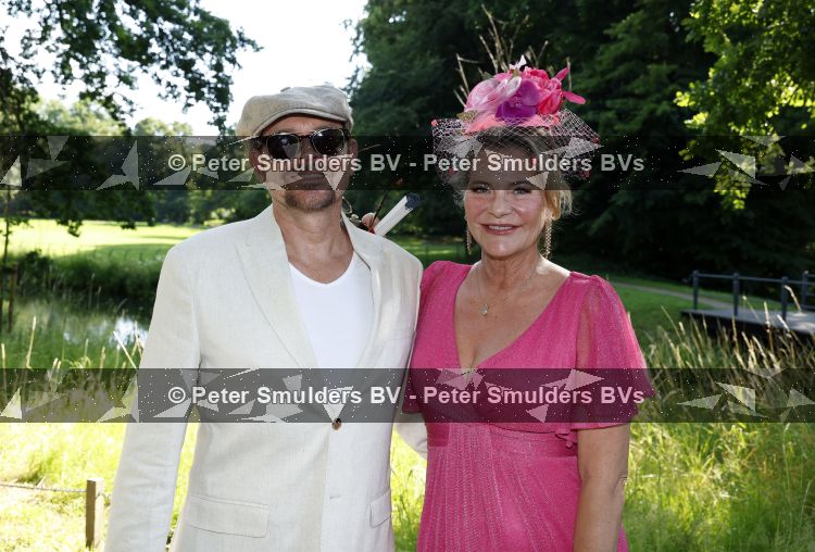 Breukelen 22 juni 2026
Nationale haringparty op Neyenrode . Justine Marcella kwam met partner