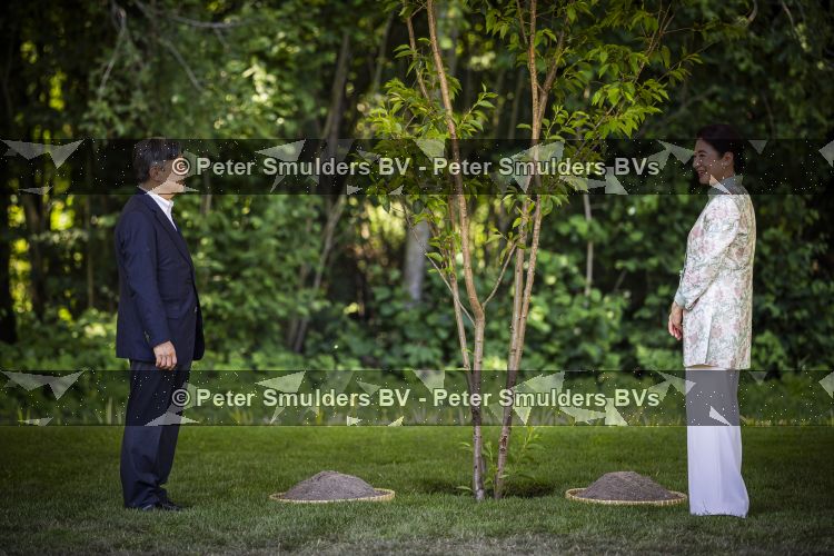 AMSTELVEEN  19 Juni 2026Keizer Nahurito, keizerin Masako van Japan tijdens een boomplant ceremonie in het Japanse Bloesempark tijdens de derde dag van het Japanse staatsbezoek aan Nederland.
