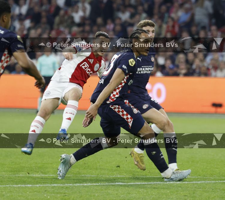 Amsterdam, 2 Mei 2026
Kompetitiewedstrijd AJAX-PSV, eindstand 2-2
Kiliann Sildillia