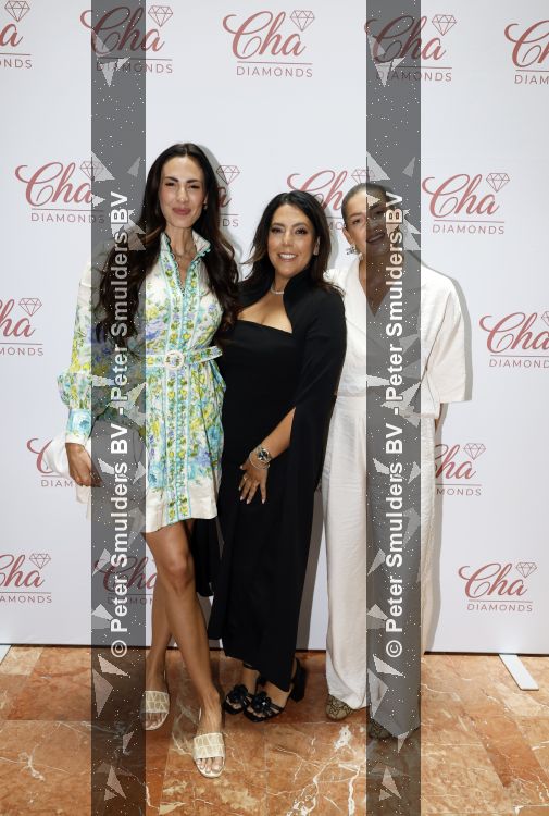 Amsterdam 1 juni 2026
Presentatie Cha Diamonds in Hotel l Europe . Lilly Becker was de Special Guest . Kimberley Chantal en Floor Coster 