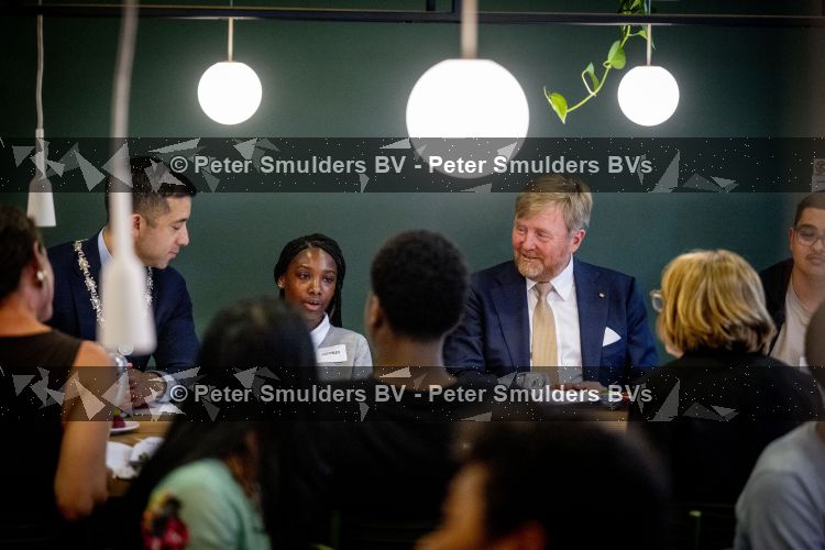 Amsterdam 9 juni 2026
Op uitnodiging van Zijne Majesteit de Koning - Koning Willem Alexander en Koningin Maxima brengt de bondspresident van Duitsland, Frank-Walter Steinmeier, een staatsbezoek aan Nederland. Hij wordt hierbij vergezeld door zijn echtgenote Elke BÃ¼denbender.