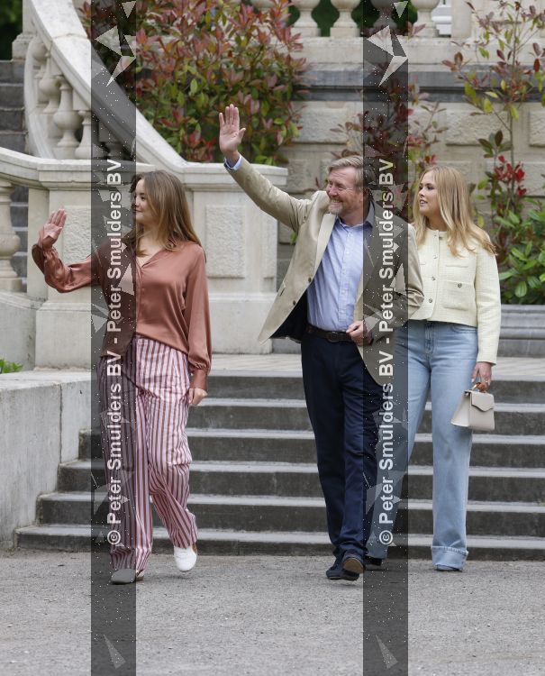 Den Haag 21 mei 2026
Fotouurtje met de koninklijke familie in de Hollandse tuin van Park Clingendael . Aanwezig Koning Willem Alexander Koningin Maxima Prinses Amalia Prinses Alexia en Prinses Ariane . 