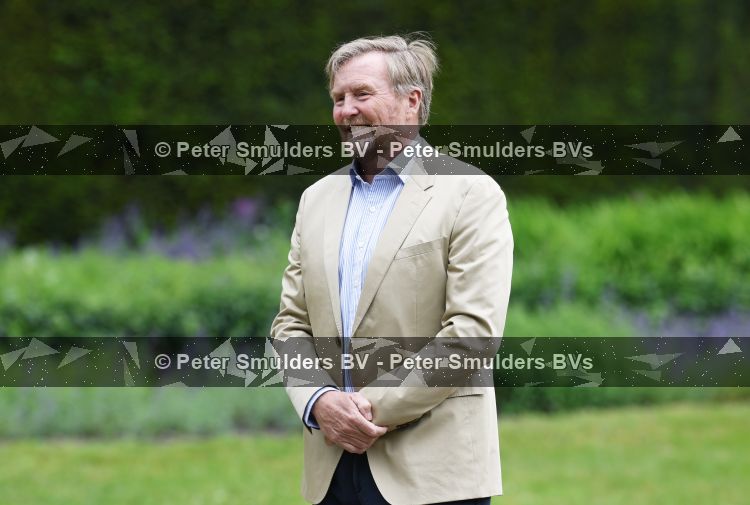 Den Haag 21 mei 2026
Fotouurtje met de koninklijke familie in de Hollandse tuin van Park Clingendael . Aanwezig Koning Willem Alexander Koningin Maxima Prinses Amalia Prinses Alexia en Prinses Ariane . 