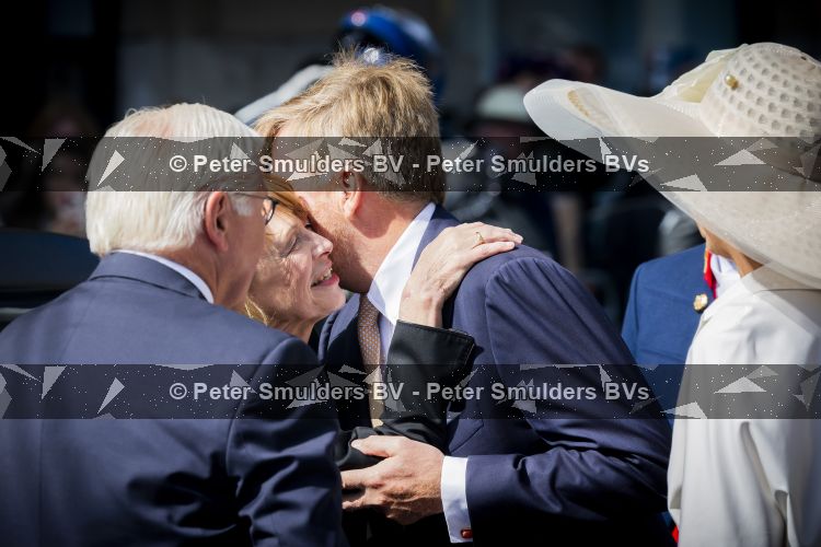 Amsterdam 9 juni 2026
Op uitnodiging van Zijne Majesteit de Koning - Koning Willem Alexander en Koningin Maxima brengt de bondspresident van Duitsland, Frank-Walter Steinmeier, een staatsbezoek aan Nederland. Hij wordt hierbij vergezeld door zijn echtgenote Elke BÃ¼denbender.