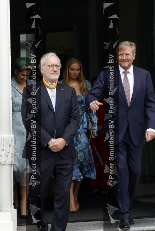Den Haag 30 juni 2026
Koning Willem Alexander Koningin Maxima en prinses Amalia bij afscheid van Thom de Graaf in raad v State .