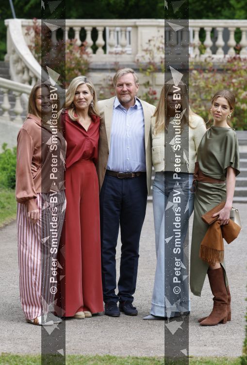 Den Haag 21 mei 2026
Fotouurtje met de koninklijke familie in de Hollandse tuin van Park Clingendael . Aanwezig Koning Willem Alexander Koningin Maxima Prinses Amalia Prinses Alexia en Prinses Ariane . 