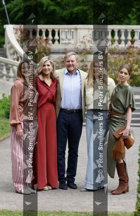 Den Haag 21 mei 2026
Fotouurtje met de koninklijke familie in de Hollandse tuin van Park Clingendael . Aanwezig Koning Willem Alexander Koningin Maxima Prinses Amalia Prinses Alexia en Prinses Ariane . 