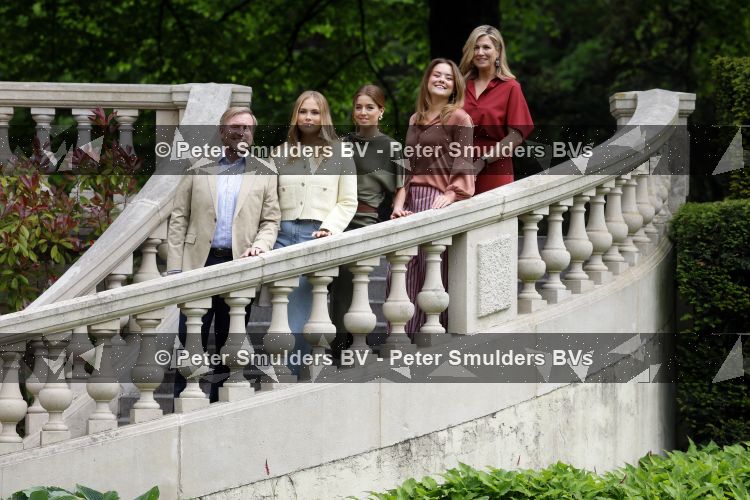 Den Haag 21 mei 2026
Fotouurtje met de koninklijke familie in de Hollandse tuin van Park Clingendael . Aanwezig Koning Willem Alexander Koningin Maxima Prinses Amalia Prinses Alexia en Prinses Ariane . 