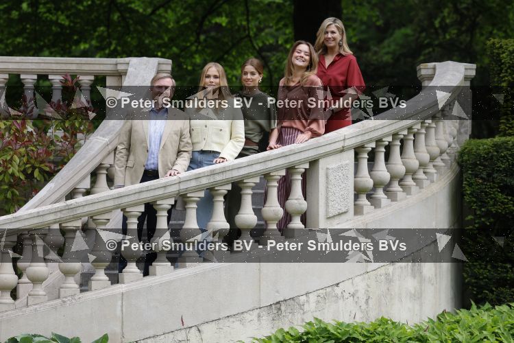 Den Haag 21 mei 2026
Fotouurtje met de koninklijke familie in de Hollandse tuin van Park Clingendael . Aanwezig Koning Willem Alexander Koningin Maxima Prinses Amalia Prinses Alexia en Prinses Ariane . 