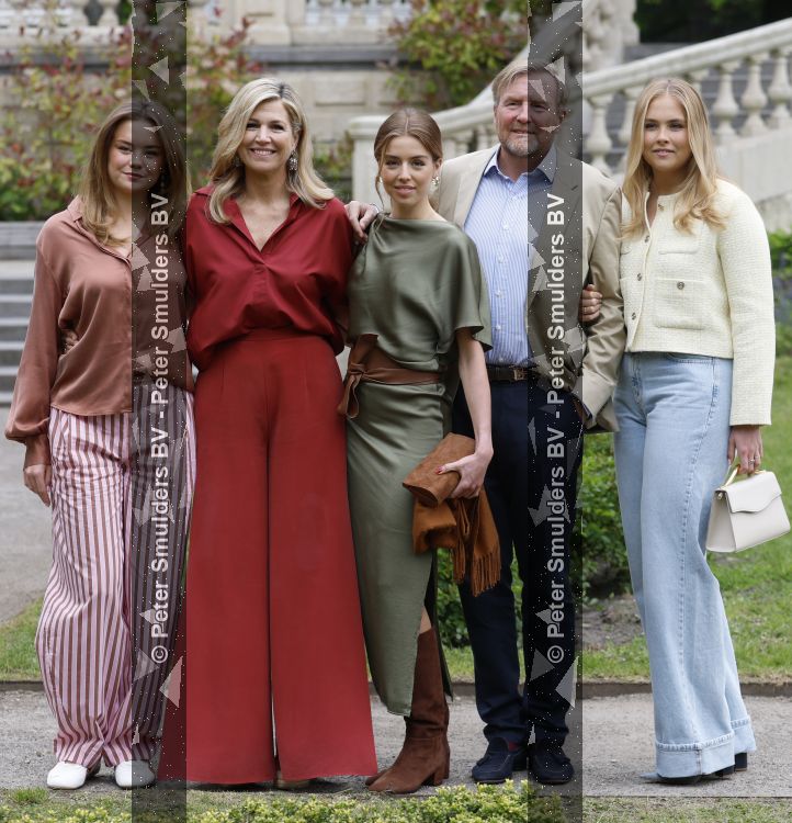 Den Haag 21 mei 2026
Fotouurtje met de koninklijke familie in de Hollandse tuin van Park Clingendael . Aanwezig Koning Willem Alexander Koningin Maxima Prinses Amalia Prinses Alexia en Prinses Ariane . 