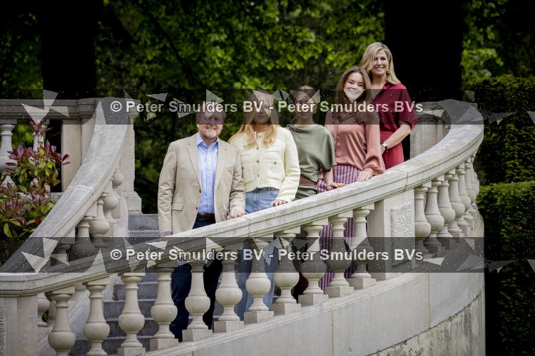 Den Haag 21 mei 2026
Fotouurtje met de koninklijke familie in de Hollandse tuin van Park Clingendael . Aanwezig Koning Willem Alexander Koningin Maxima Prinses Amalia Prinses Alexia en Prinses Ariane . 