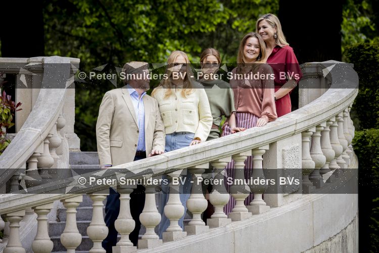 Den Haag 21 mei 2026
Fotouurtje met de koninklijke familie in de Hollandse tuin van Park Clingendael . Aanwezig Koning Willem Alexander Koningin Maxima Prinses Amalia Prinses Alexia en Prinses Ariane . 