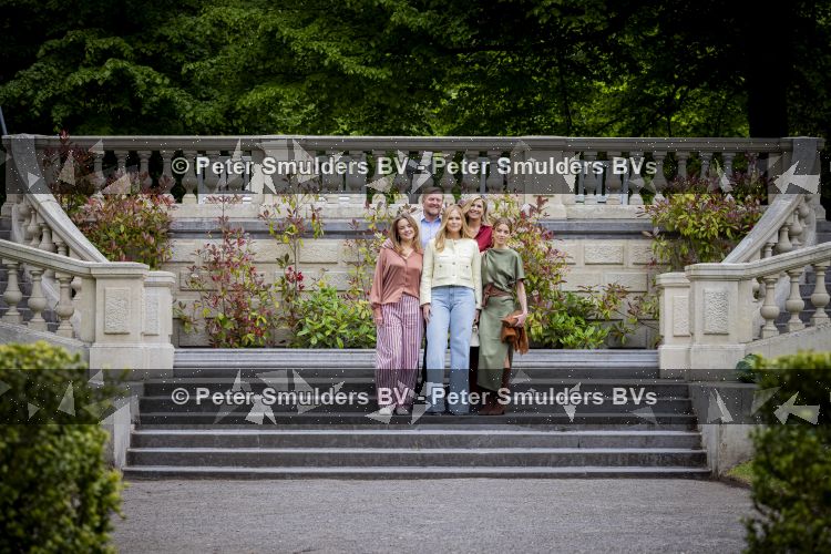 Den Haag 21 mei 2026
Fotouurtje met de koninklijke familie in de Hollandse tuin van Park Clingendael . Aanwezig Koning Willem Alexander Koningin Maxima Prinses Amalia Prinses Alexia en Prinses Ariane . 