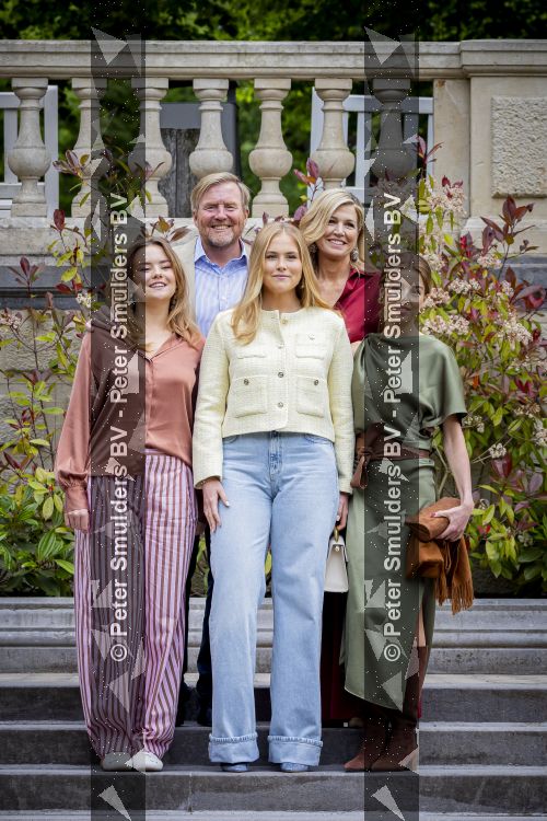 Den Haag 21 mei 2026
Fotouurtje met de koninklijke familie in de Hollandse tuin van Park Clingendael . Aanwezig Koning Willem Alexander Koningin Maxima Prinses Amalia Prinses Alexia en Prinses Ariane . 