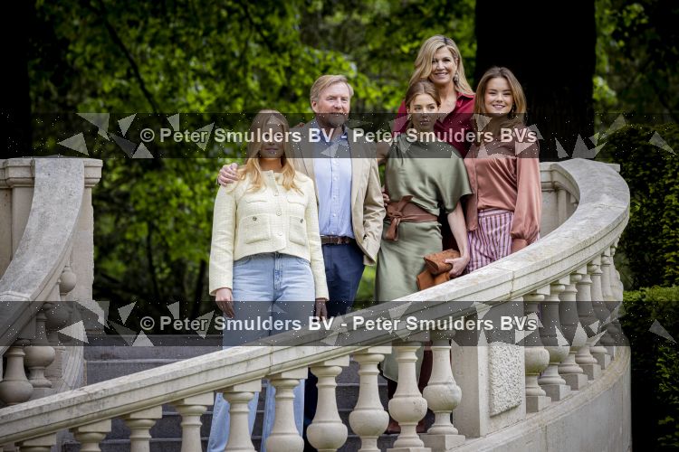 Den Haag 21 mei 2026
Fotouurtje met de koninklijke familie in de Hollandse tuin van Park Clingendael . Aanwezig Koning Willem Alexander Koningin Maxima Prinses Amalia Prinses Alexia en Prinses Ariane . 