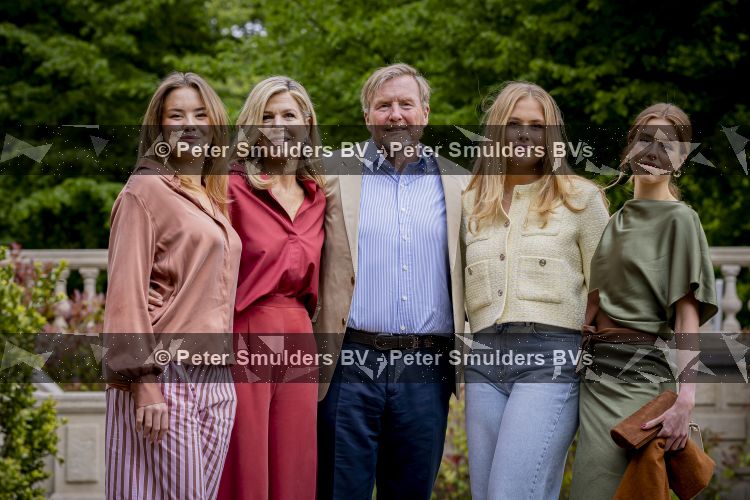 Den Haag 21 mei 2026
Fotouurtje met de koninklijke familie in de Hollandse tuin van Park Clingendael . Aanwezig Koning Willem Alexander Koningin Maxima Prinses Amalia Prinses Alexia en Prinses Ariane . 