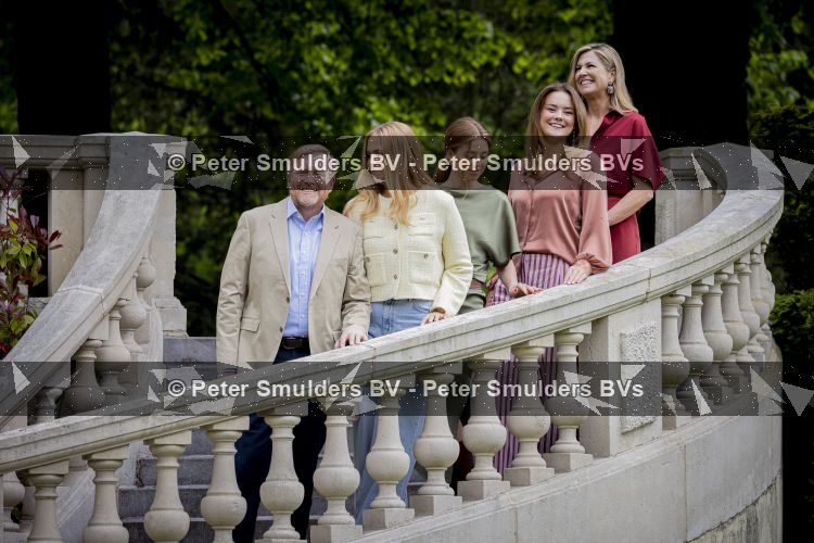 Den Haag 21 mei 2026
Fotouurtje met de koninklijke familie in de Hollandse tuin van Park Clingendael . Aanwezig Koning Willem Alexander Koningin Maxima Prinses Amalia Prinses Alexia en Prinses Ariane . 