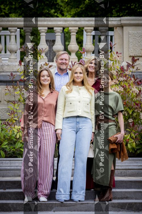 Den Haag 21 mei 2026
Fotouurtje met de koninklijke familie in de Hollandse tuin van Park Clingendael . Aanwezig Koning Willem Alexander Koningin Maxima Prinses Amalia Prinses Alexia en Prinses Ariane . 