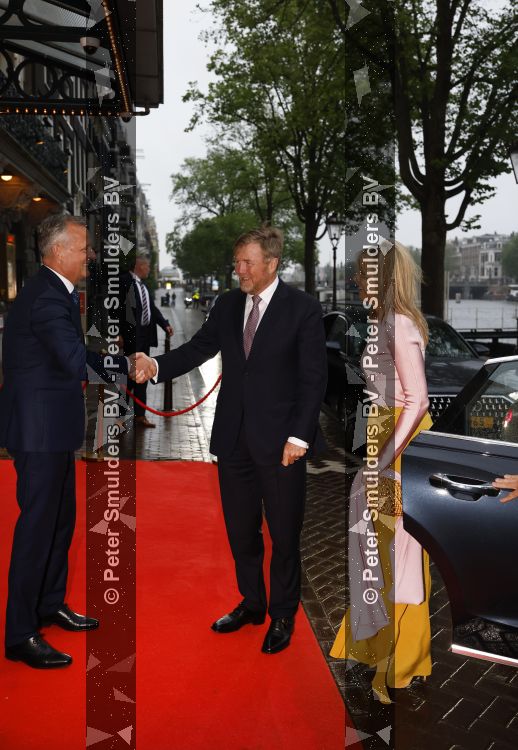 Amsterdam 3 juni 2026
Koning Willem Alexander en Koningin Maxima arriveren bij Carre  voor het Holland festival . Arthur v Dijk ontvangt ze .