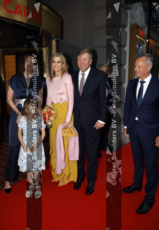 Amsterdam 3 juni 2026
Koning Willem Alexander en Koningin Maxima arriveren bij Carre  voor het Holland festival . Arthur v Dijk ontvangt ze .