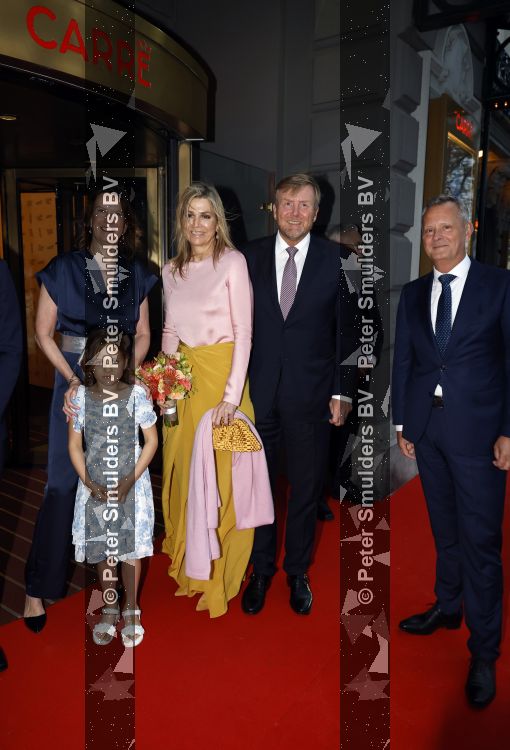 Amsterdam 3 juni 2026
Koning Willem Alexander en Koningin Maxima arriveren bij Carre  voor het Holland festival . Arthur v Dijk ontvangt ze .