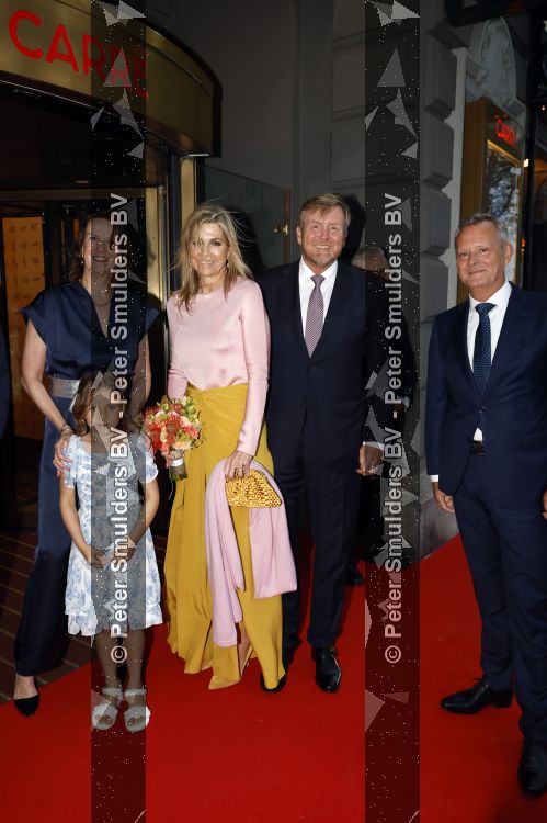 Amsterdam 3 juni 2026
Koning Willem Alexander en Koningin Maxima arriveren bij Carre  voor het Holland festival . Arthur v Dijk ontvangt ze .