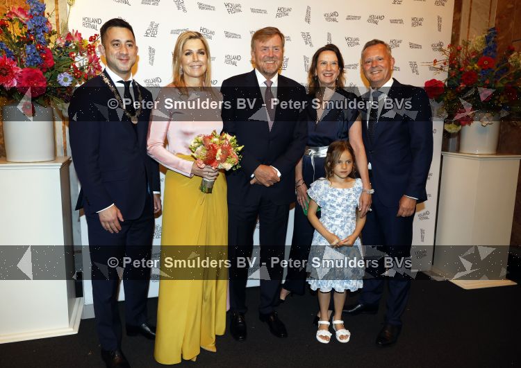 Amsterdam 3 juni 2026
Koning Willem Alexander en Koningin Maxima arriveren bij Carre  voor het Holland festival . Arthur v Dijk ontvangt ze .